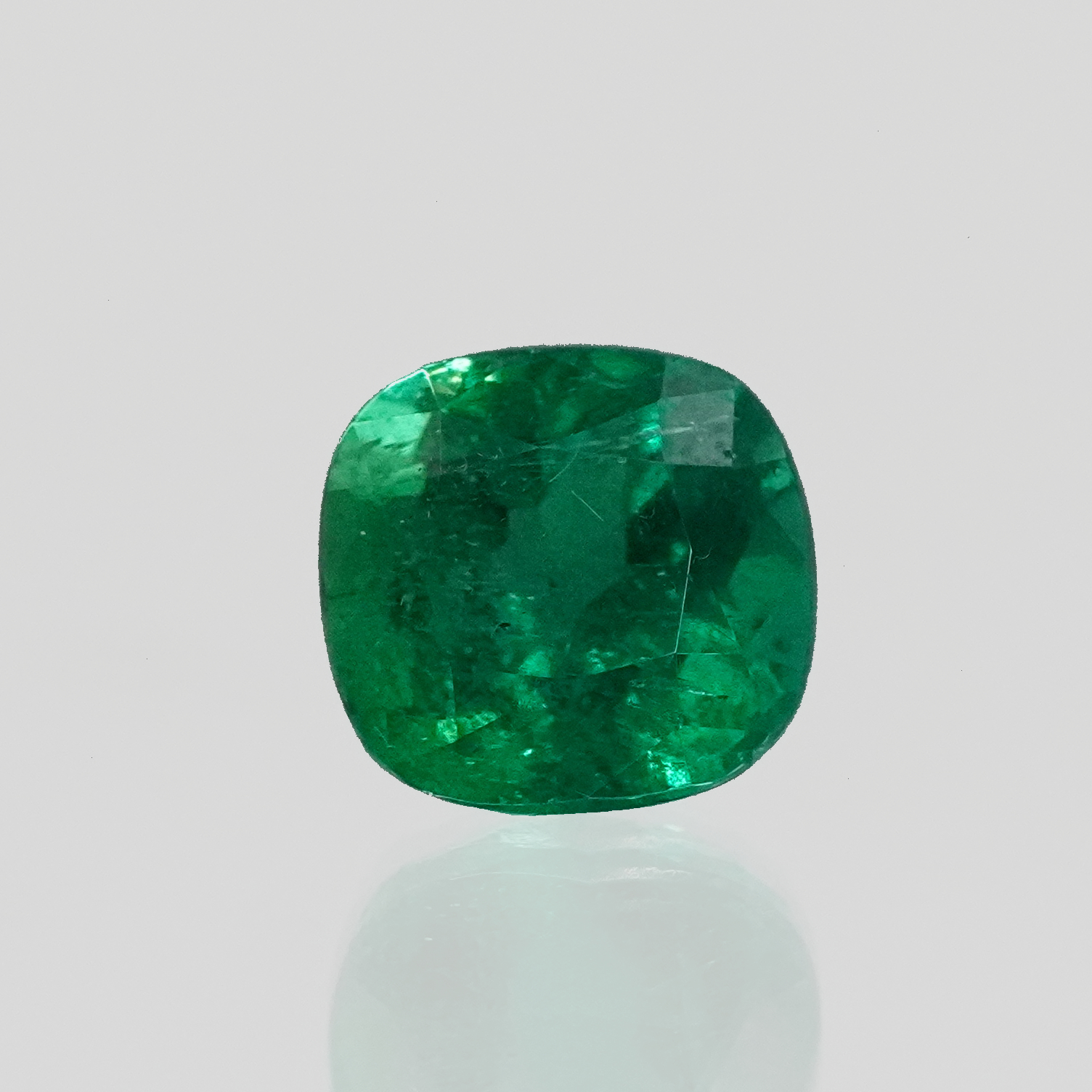 2,72 ct Chivor Cushion Cut