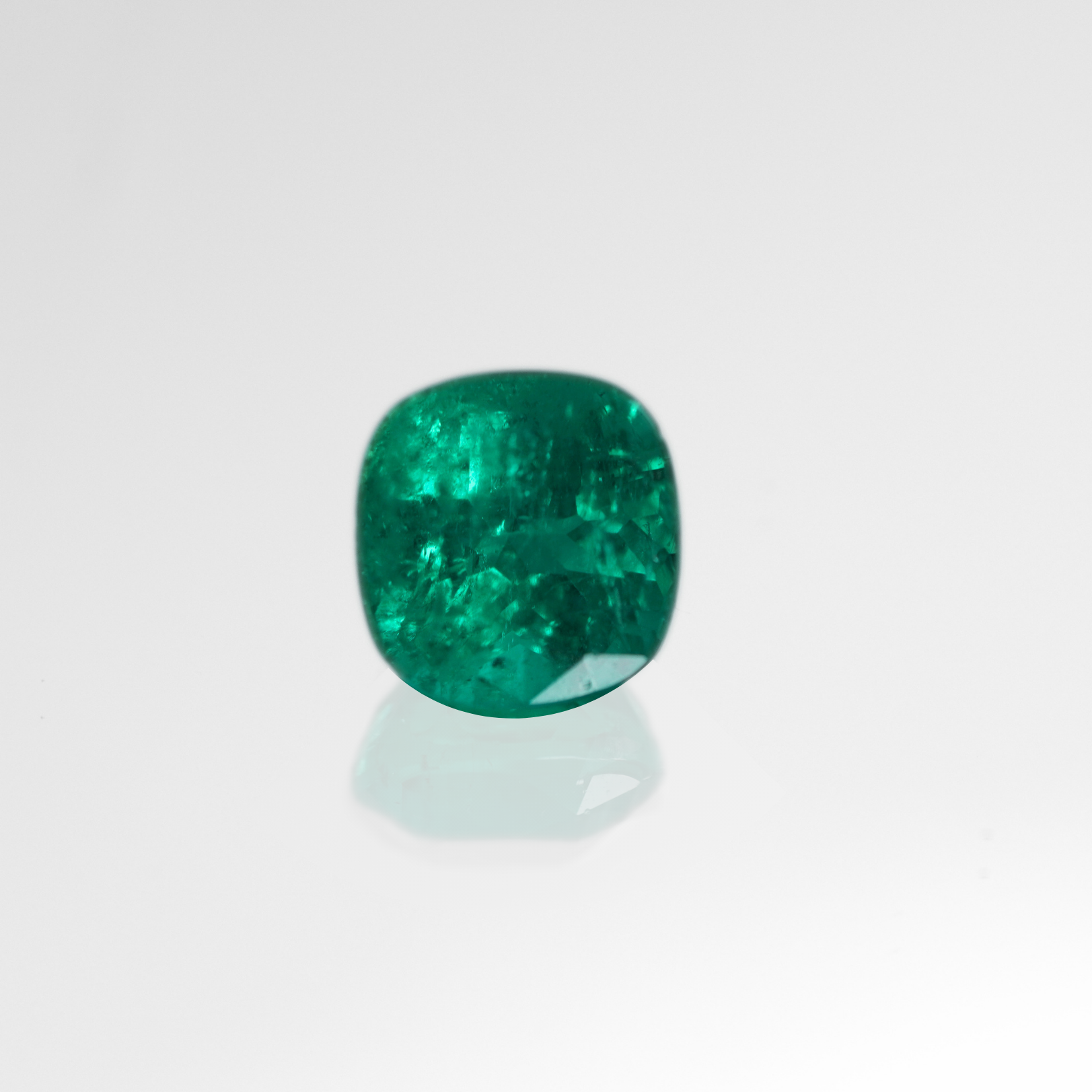 2,72 ct Chivor Cushion Cut