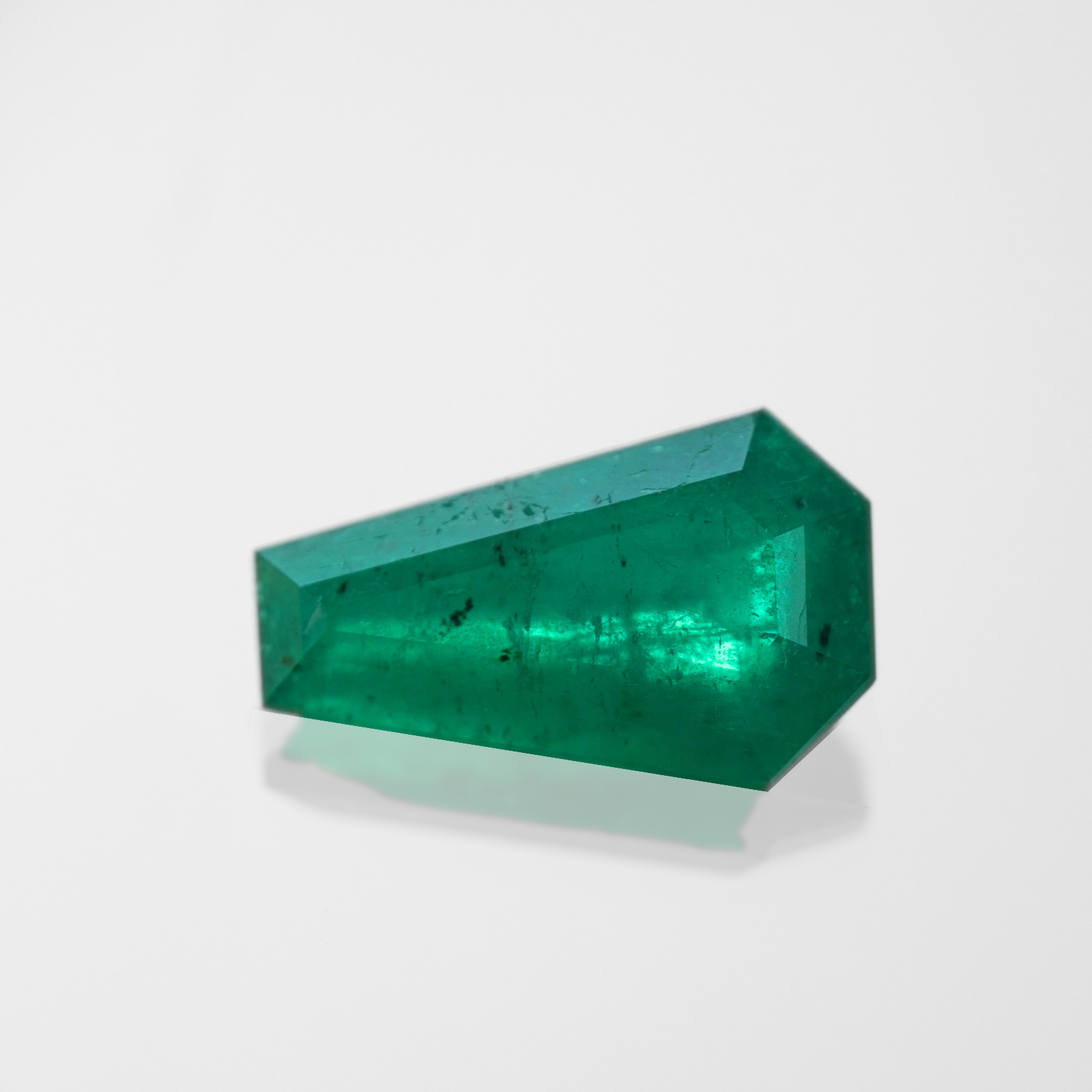 4,52 ct Muzo Trillion Cut