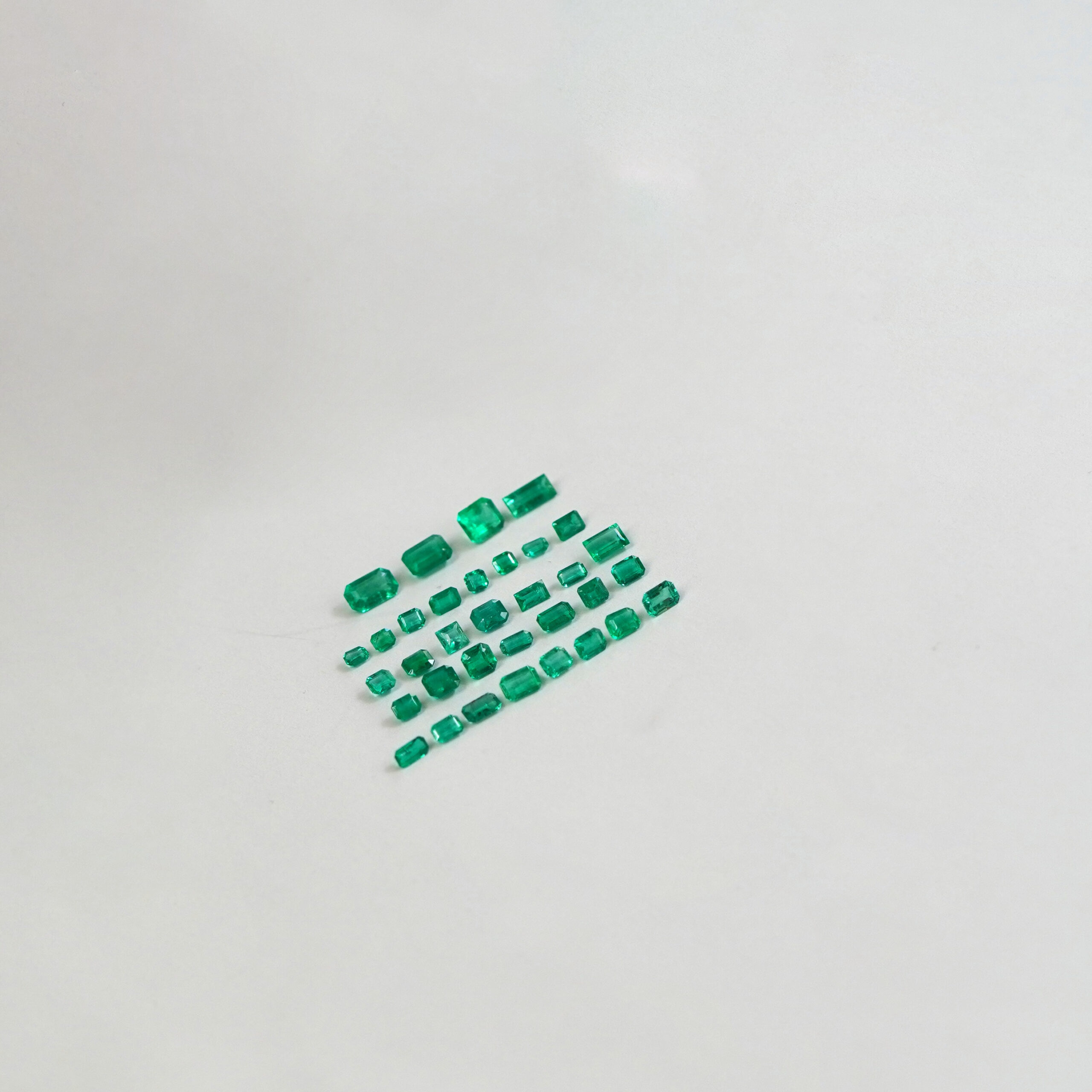 4,14 ct 34 Muzo Emeralds
