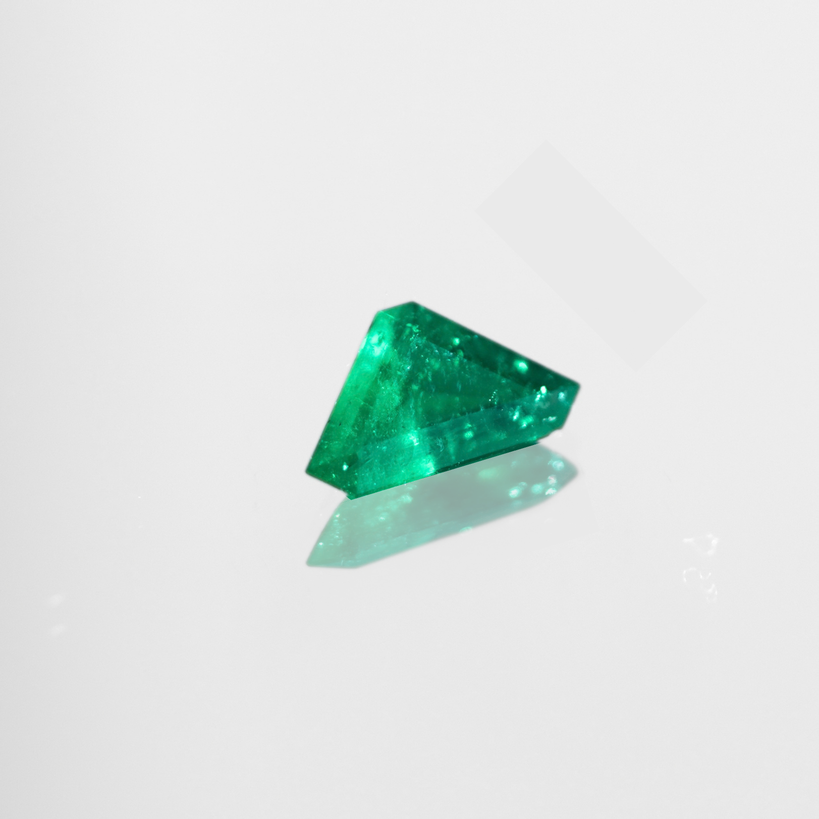 0,76 ct Muzo Trillion Cut