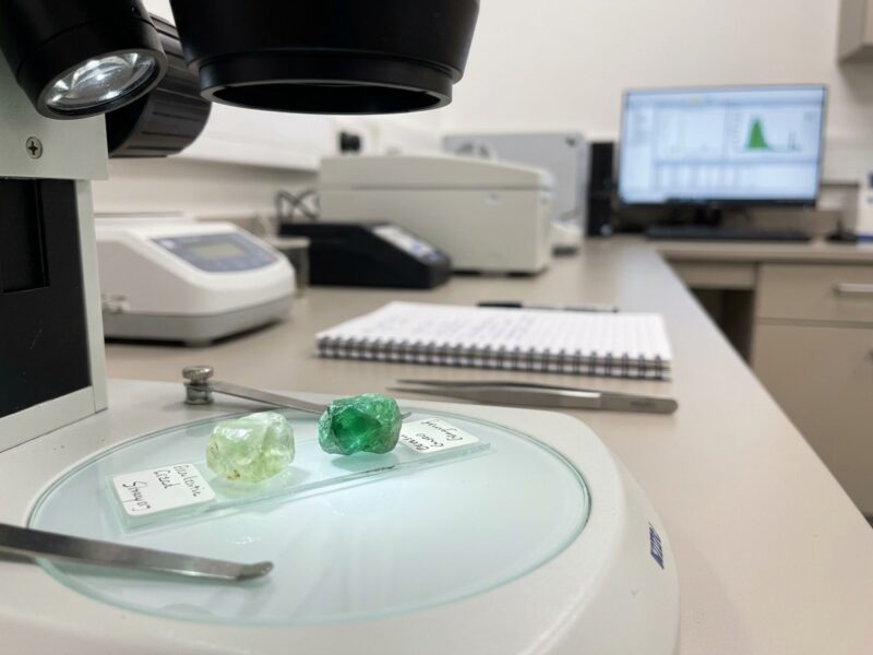 Green Beryl vs Emerald: The Difference That Costs Thousands