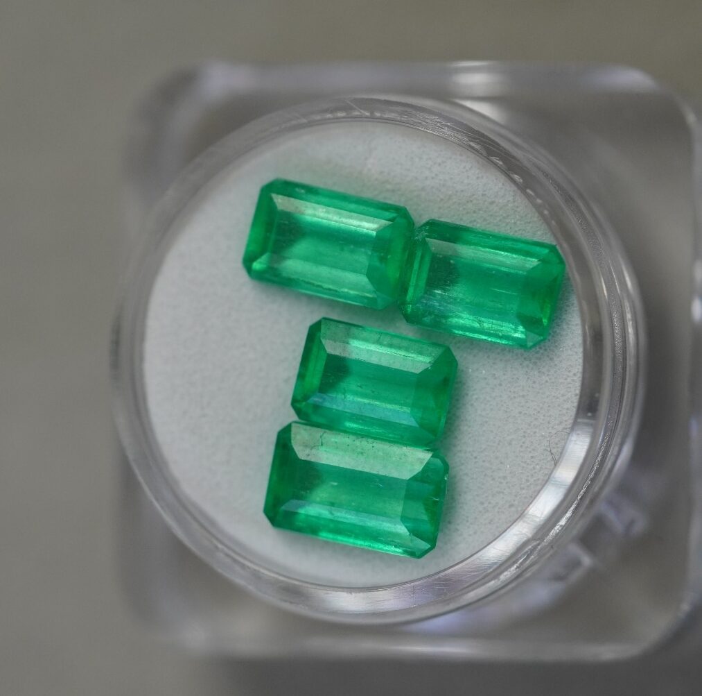 5,31 ct 4 Muzo Emeralds